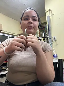 AraHot3 online show from October 12, 10:34 pm