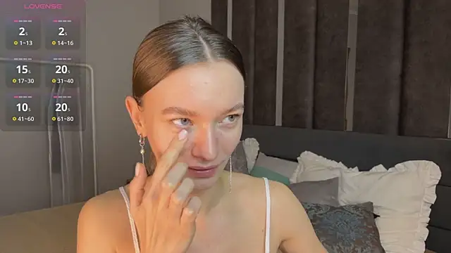 EvaToniz online show from December 21, 1:32 am