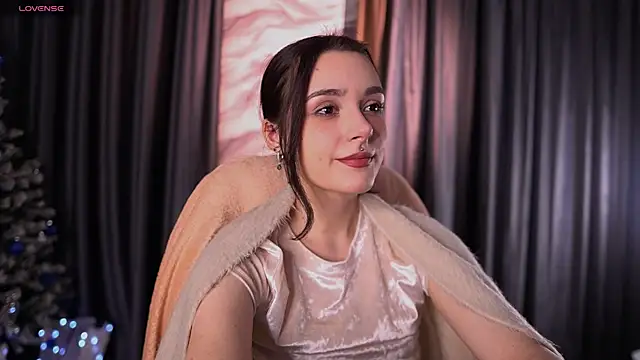 ElizabethMilller  online show from January 12, 10:15 pm