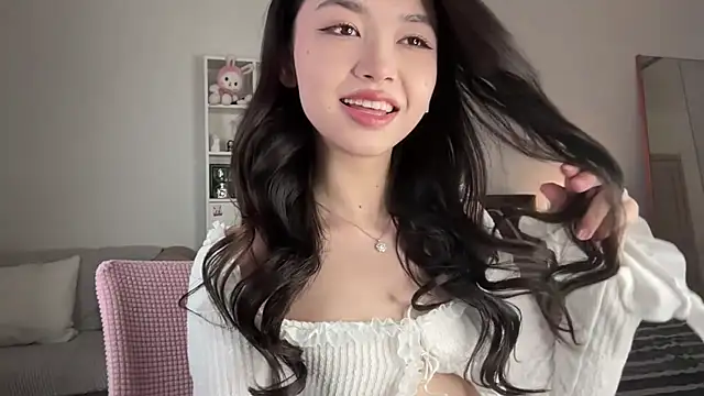 yourlittlesunrise  online show from November 15, 4:46 am