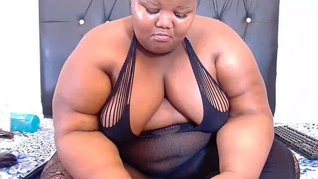 LadyBear2002 online show from May 14, 11:43 pm