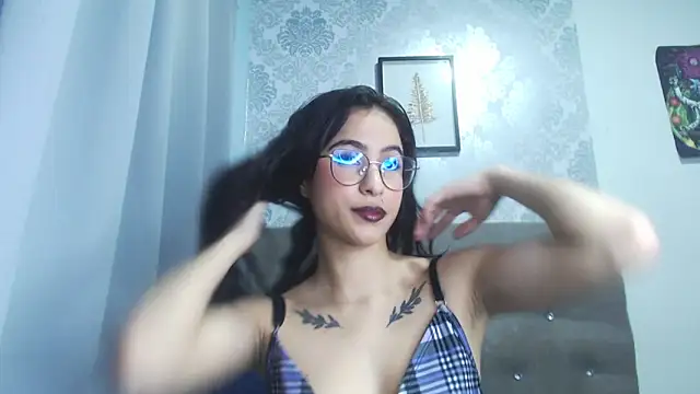 Alana Martinez  online show from May 16, 1:30 am