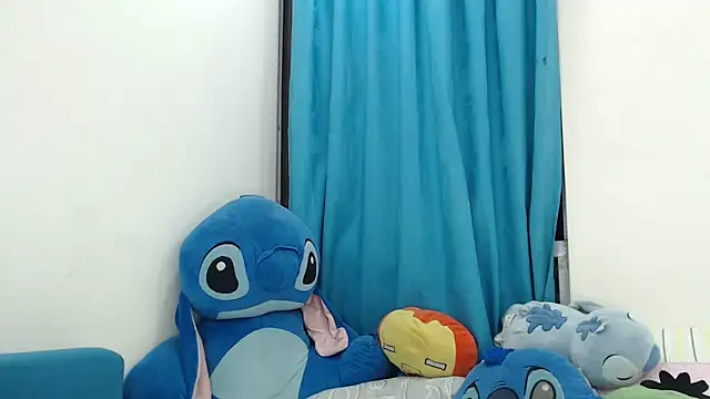 caramel doll   online show from May 27, 1:57 am
