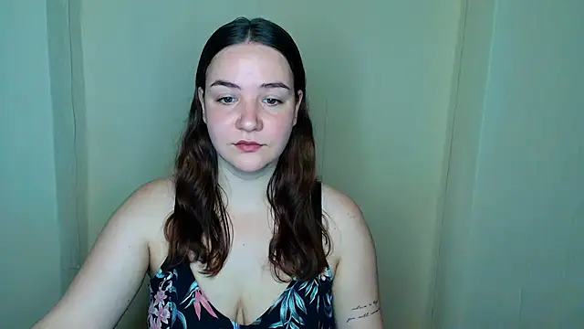 OliviaMontgommery online show from July 1, 11:10 am