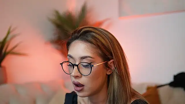 AileenKiss online show from October 23, 6:47 pm