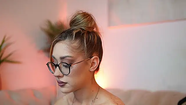 AileenKiss online show from October 25, 6:59 pm