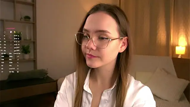 SweetSaraPie online show from March 1, 6:07 pm