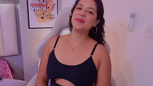 CamilaLevy online show from May 27, 12:24 pm