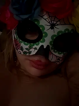 clarissetriolett online show from October 3, 9:53 pm