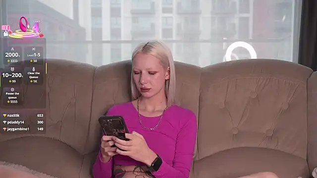 RanyThomson online show from October 7, 2:32 pm