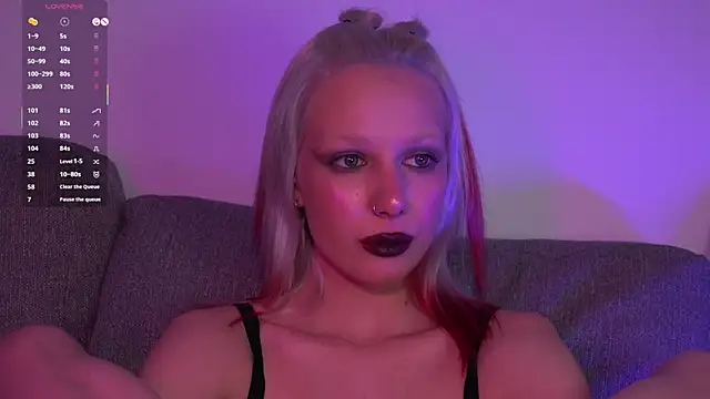 RanyThomson online show from May 12, 4:24 pm