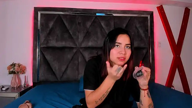 Nixielee  online show from October 30, 8:10 pm