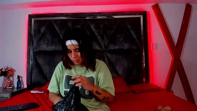 Nixielee  online show from October 24, 7:32 pm