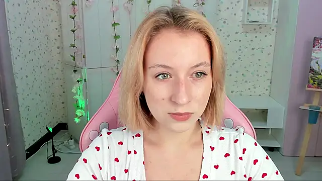 Emma Garcias online show from October 19, 12:07 pm