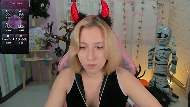 Emma Garcias online show from October 29, 12:09 pm