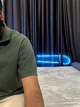 vickyandtania online show from December 18, 3:17 pm