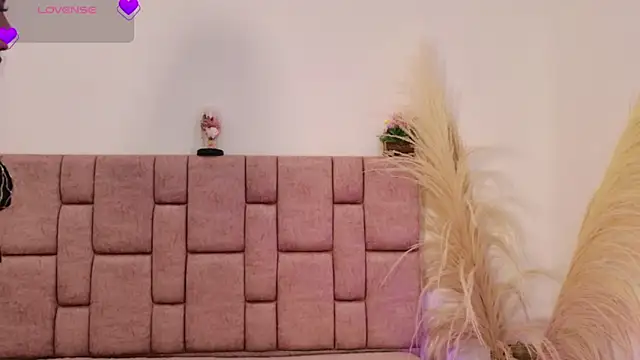 AmyVega  online show from December 18, 1:05 pm