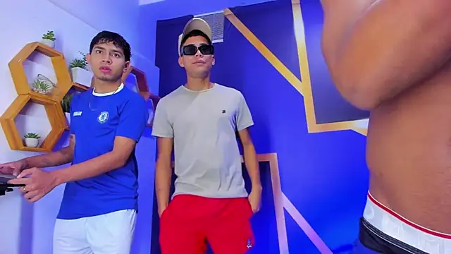 Play boys Hot2 online show from October 8, 12:42 pm