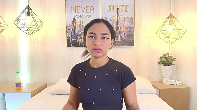 Juliie coper online show from October 17, 12:41 pm