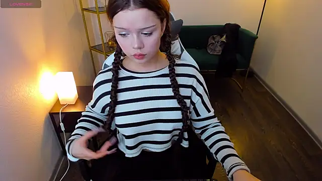 Sarah babyyy online show from October 15, 6:05 am