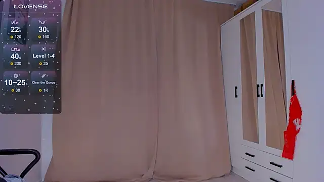 AmeliHallss online show from April 3, 3:21 pm