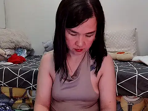 KissHott online show from May 6, 1:09 am