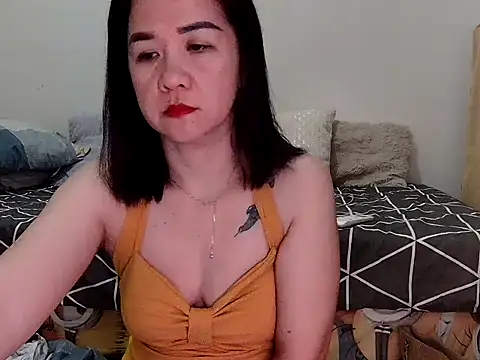 KissHott online show from May 10, 10:12 pm