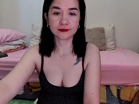 KissHott online show from May 18, 6:08 am