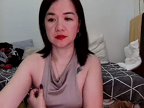 KissHott online show from May 3, 12:14 am
