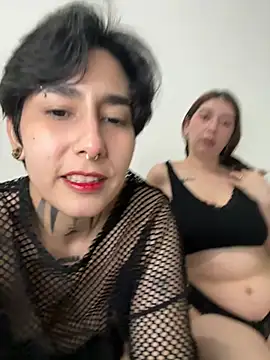 DaisyEmily online show from February 18, 11:59 pm