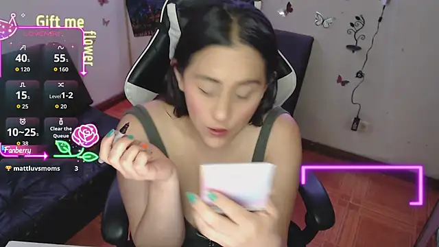 MelRaiise online show from October 10, 10:47 pm