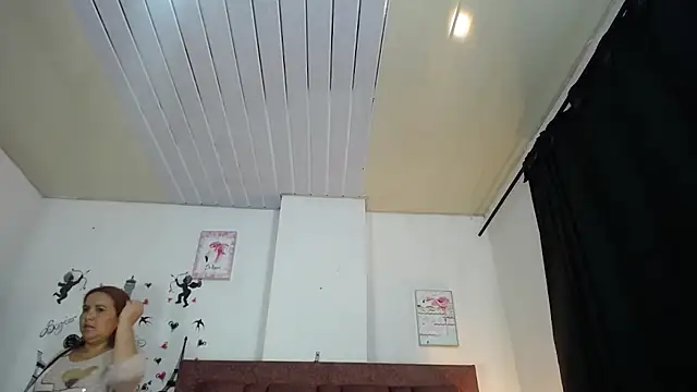 vauroraper online show from October 31, 12:45 am