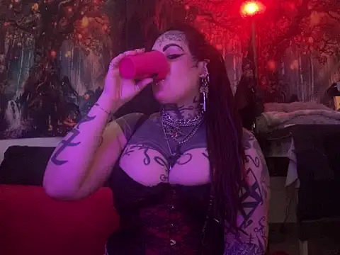 nyxvelon online show from April 8, 8:00 pm