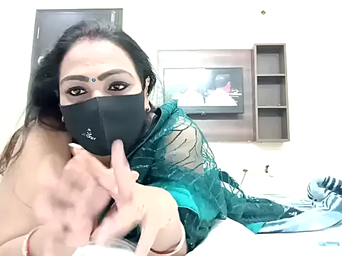 horny milf couple online show from October 26, 6:36 pm