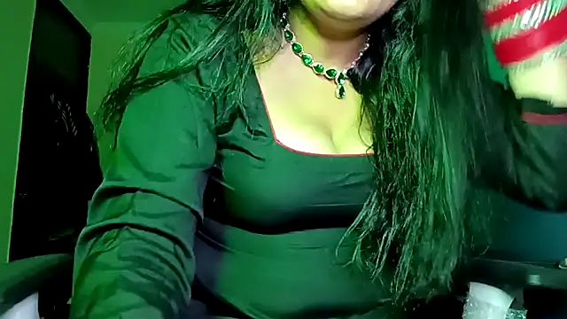 horny milf couple online show from May 6, 7:18 pm