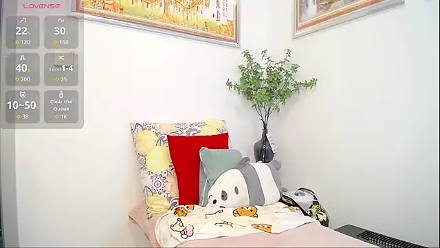 selinajuan online show from March 25, 11:07 pm