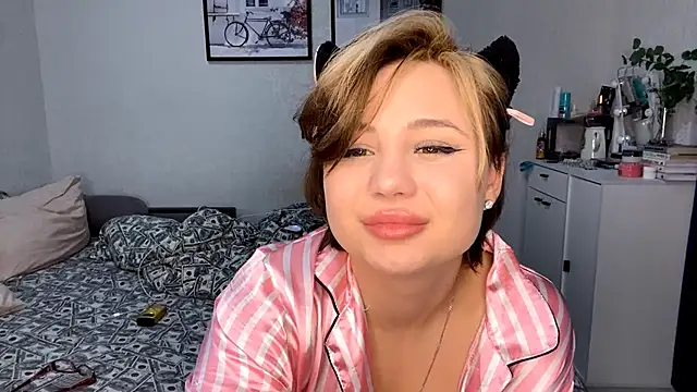 LunaMoonstar online show from October 30, 2:29 pm