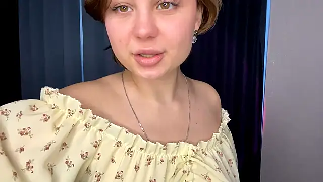 LunaMoonstar online show from November 15, 1:23 pm