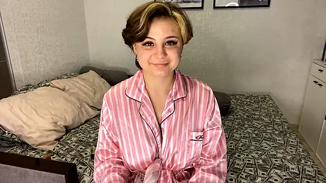 LunaMoonstar online show from October 8, 12:09 pm