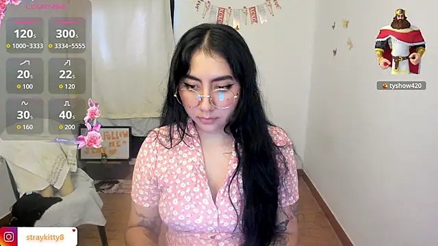 LoveLyy- online show from March 13, 9:05 pm