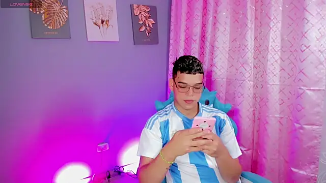 alex boyy online show from October 5, 12:59 am