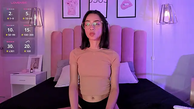 lena martinn online show from May 6, 7:51 pm