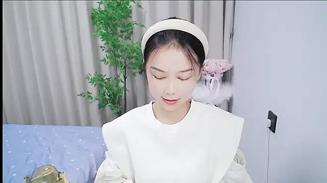 mili0923 online show from November 4, 3:28 pm