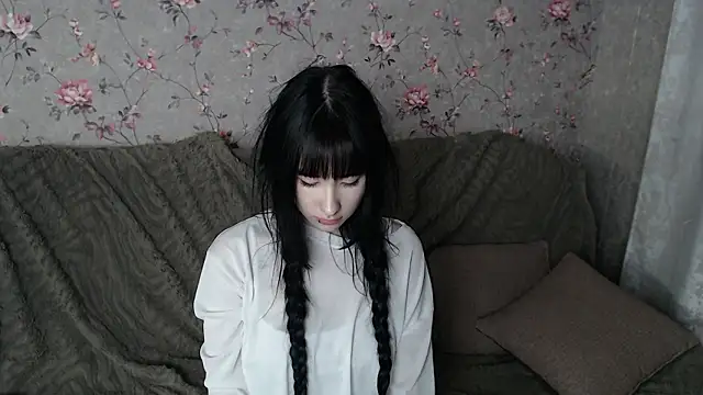 NaemiiBlush online show from February 24, 5:00 pm