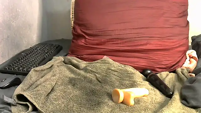 WildnWetMilfX36 online show from March 5, 1:40 pm