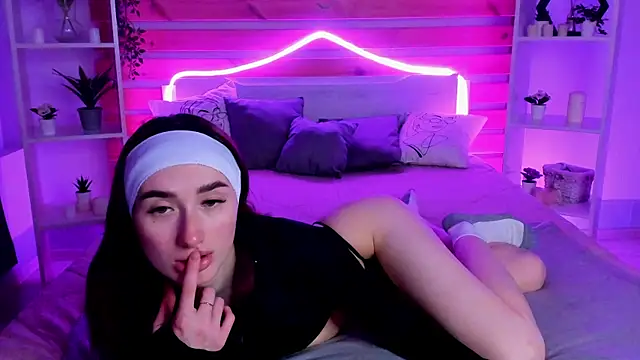 Olivia Grantt online show from November 19, 1:27 am