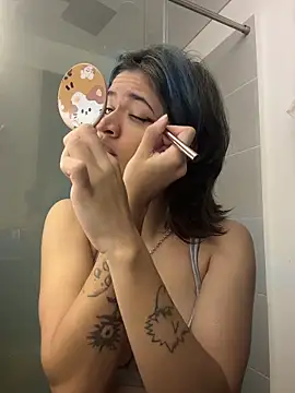 sukulaurens online show from May 8, 4:49 am