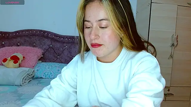 Hanssel tess online show from October 23, 8:15 pm