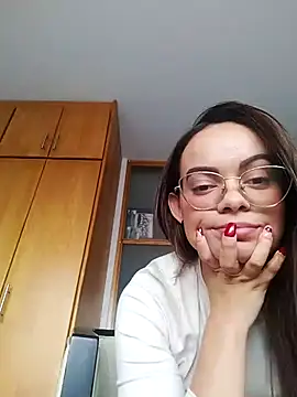 Mia 469 online show from October 8, 8:46 pm