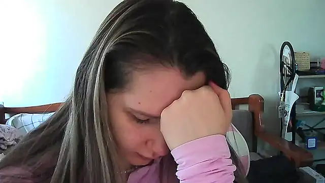 Caymira online show from February 15, 5:10 am